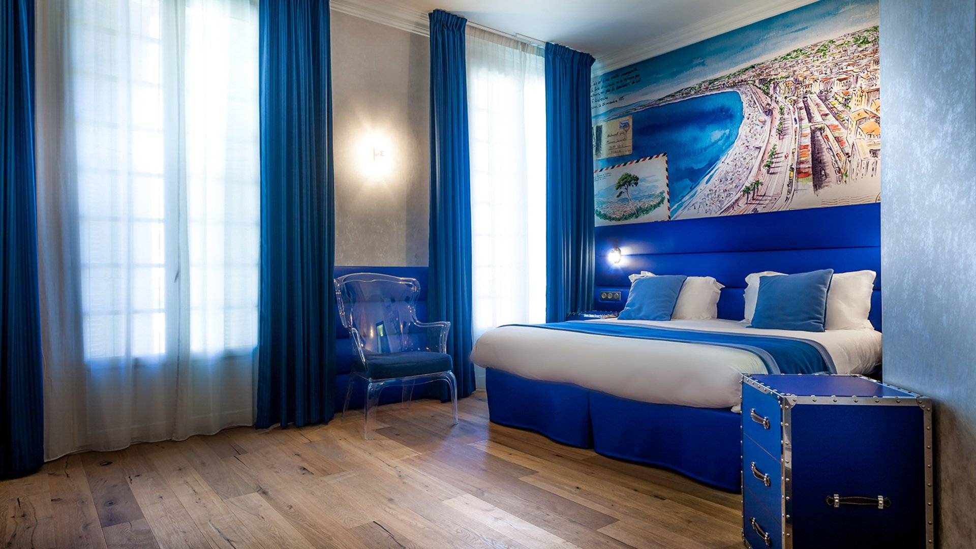 Спальня в синих тонах: как оформить, выбор освещения и декора
