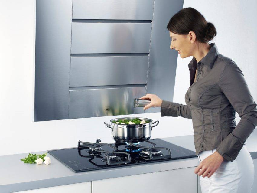 Как правильно подобрать вытяжку для кухни — советы профессионалов