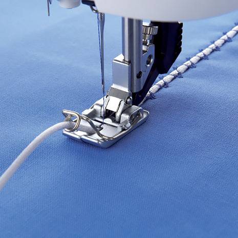 Шагающая лапка для швейной машинки: принцип работы, как правильно использовать, какую выбрать