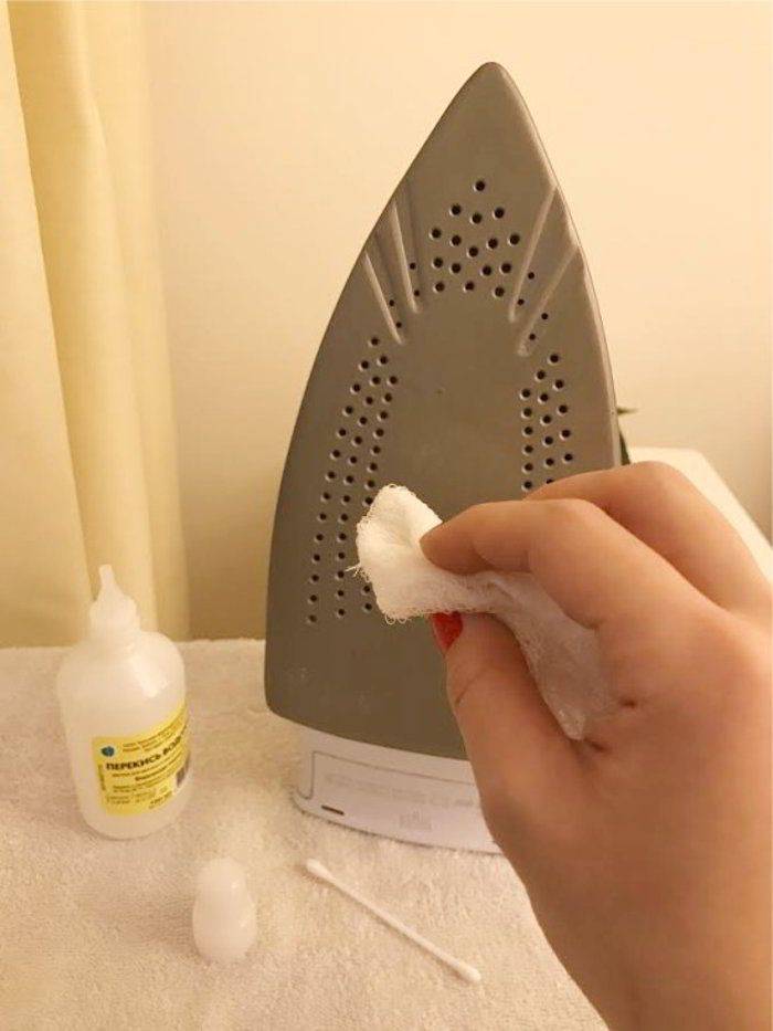 Как очистить утюг с тефлоновым покрытием: чем удалить пригоревшую ткань с подошвы