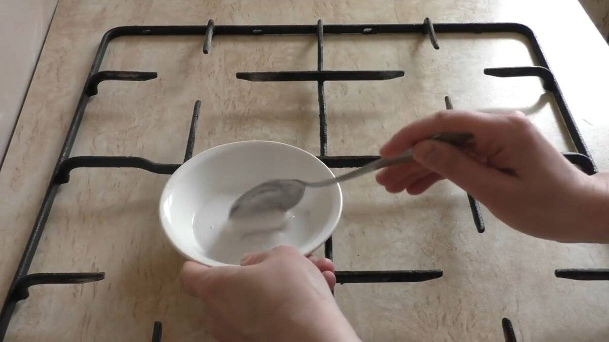 Как отмыть плиту от нагара и жира в домашних условиях