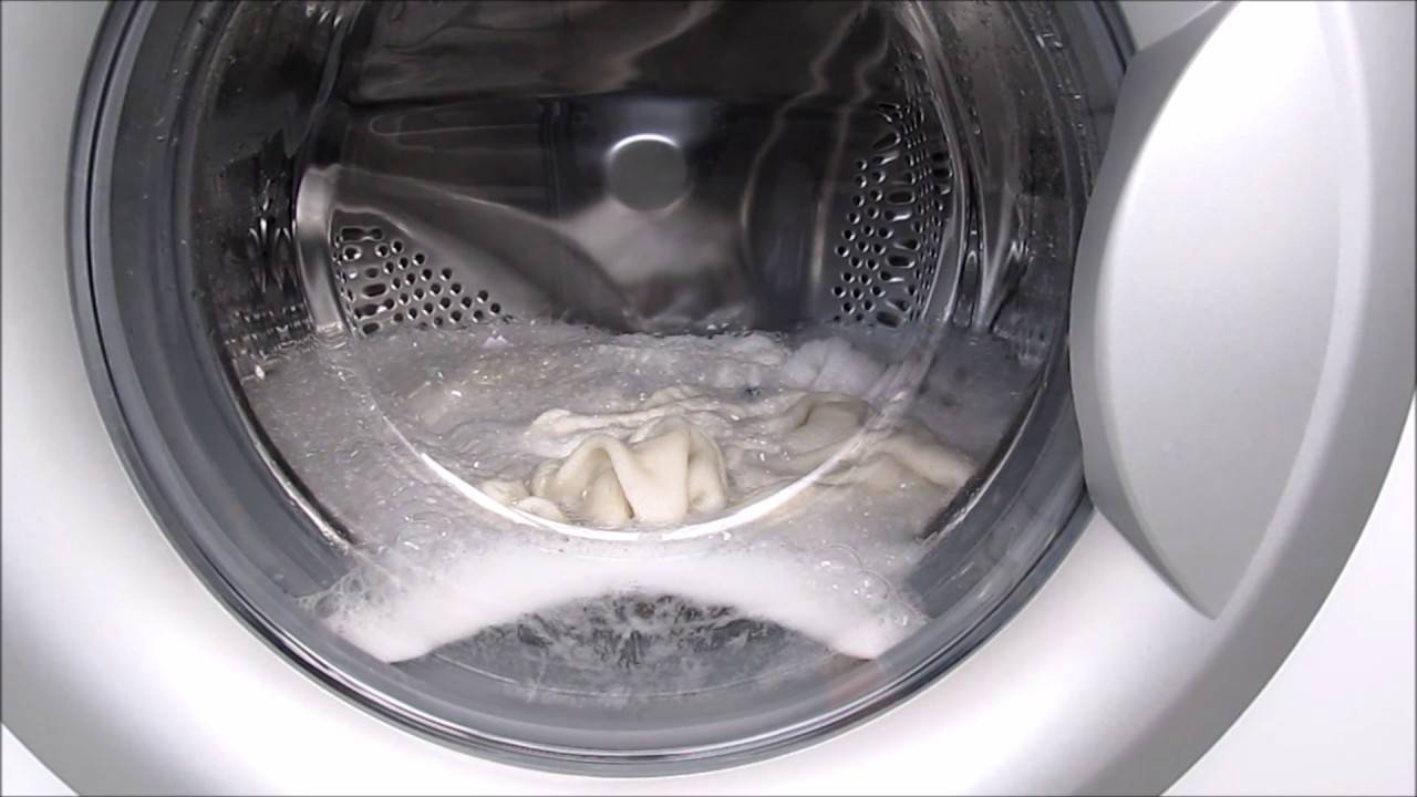 Почему стиральная машина набирает и сливает