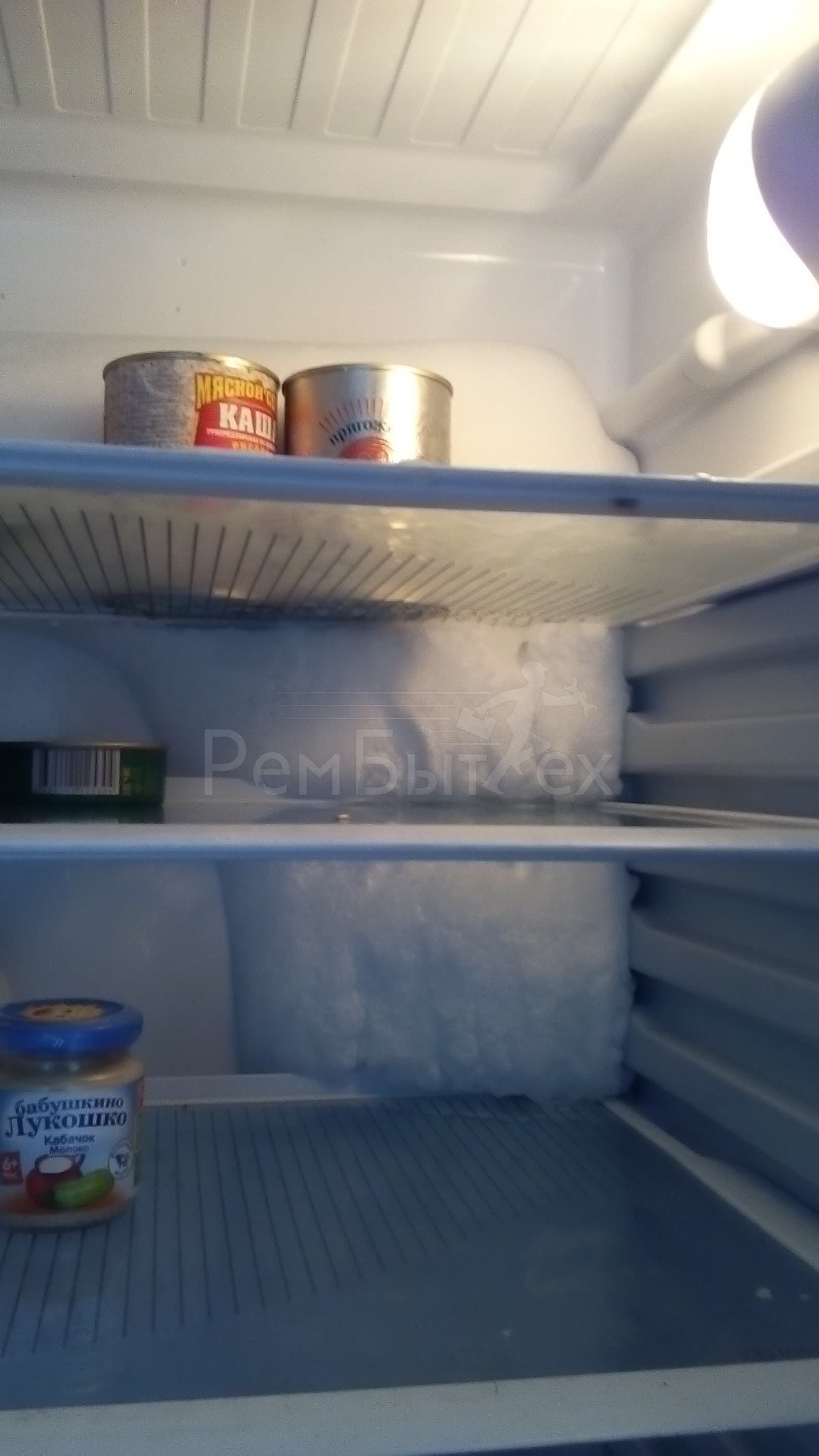 Намерзает лед на задней стенке холодильника