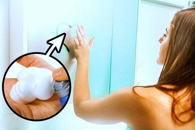 12 лайфхаков, которые помогут забыть о запотевшем зеркале в ванной