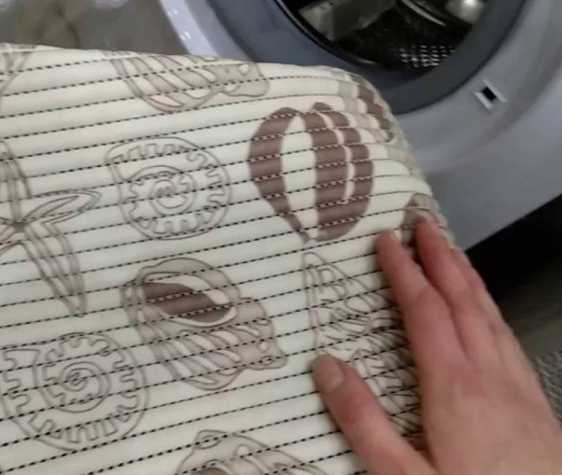 Как чистить коврик для мыши: особенности очищения тряпичных и тканевых моделей, можно ли их стирать