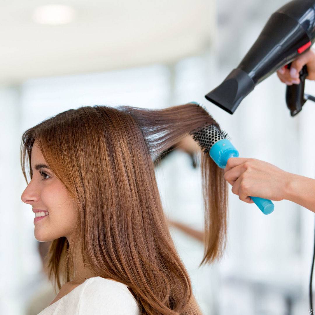 Как уложить волосы феном самой себе: основные принципы укладки