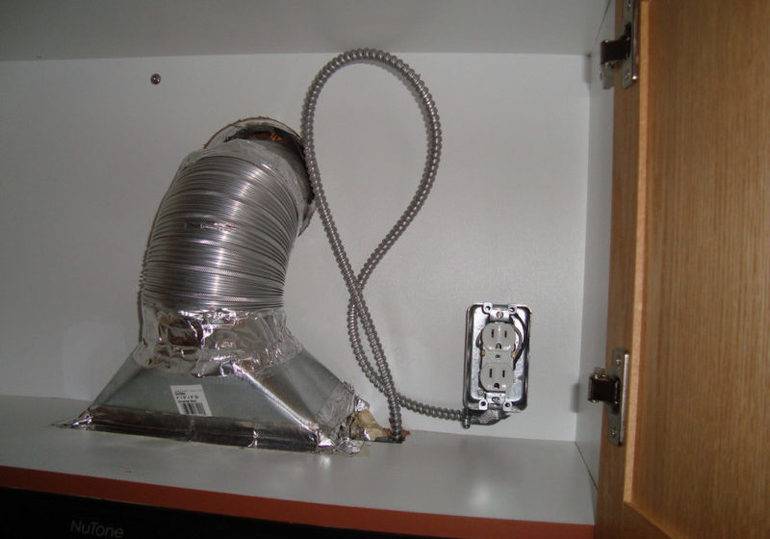 Подключение вытяжки на кухне к электричеству