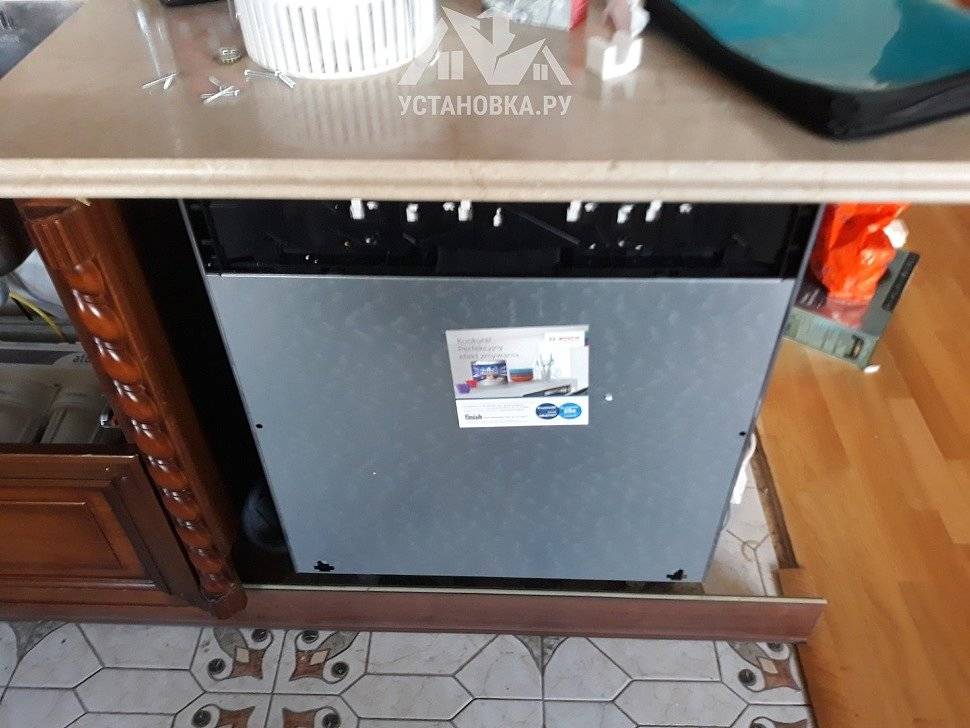 Как встроить посудомоечную машину в готовую кухню: варианты + порядок выполнения работ