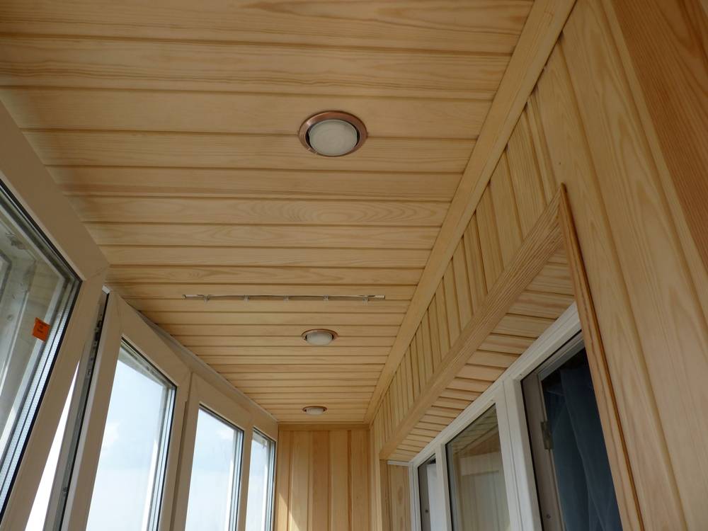 Из чего сделать потолок на балконе: варианты отделки, этапы, фото и видео