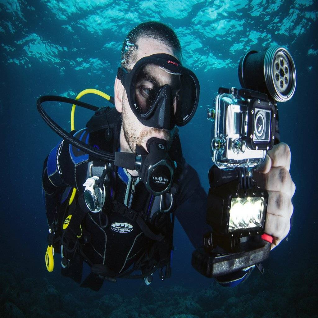 Лучшие фонари для подводной охоты и дайвинга – особенности и рейтинг 2021