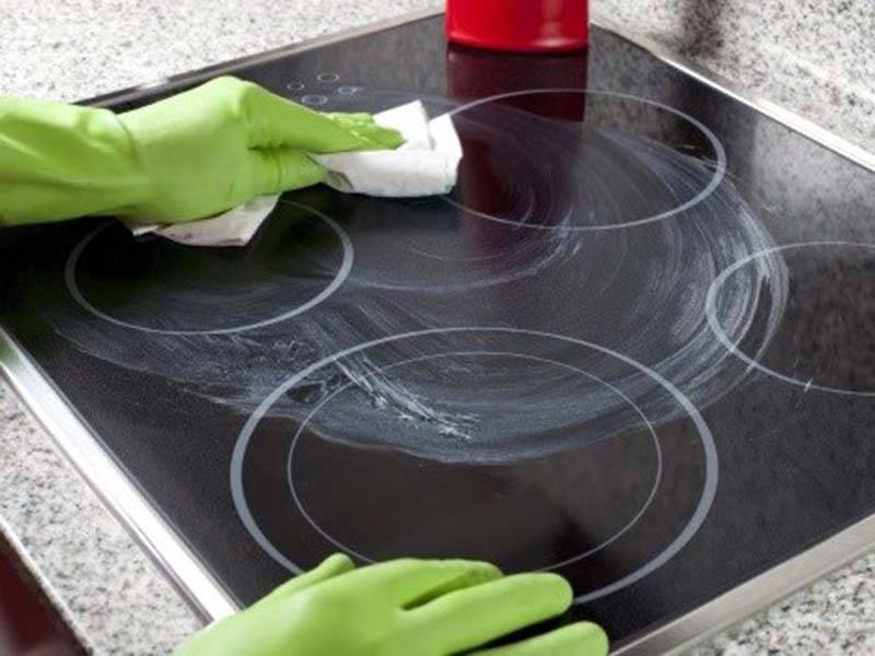 Как очистить стеклокерамическую плиту: чистящее средство для очистки стеклокерамики от нагара, как можно мыть варочную панель из закаленного стекла
