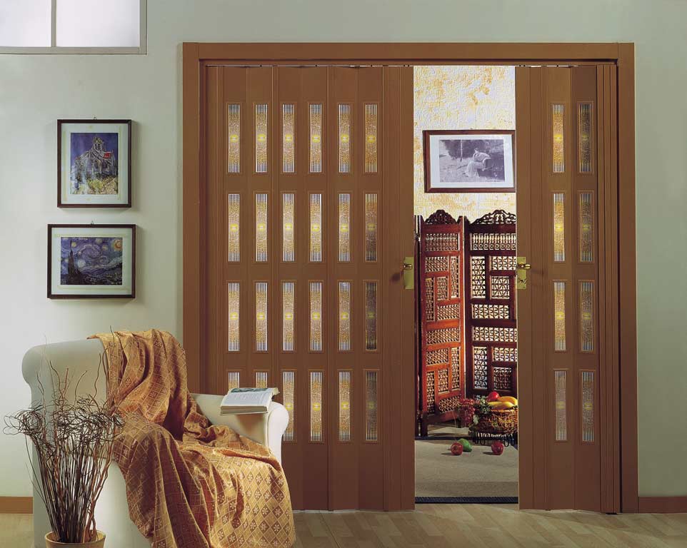 Двери межкомнатные гармошка: особенности конструкции, плюсы и минусы, фото
