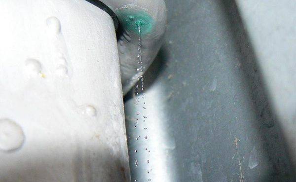 Почему возникает проблема плохого напора горячей воды из газовой колонки и как ее решить?