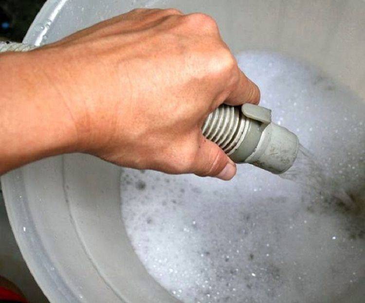 Как слить воду из стиральной машины, если она сломалась