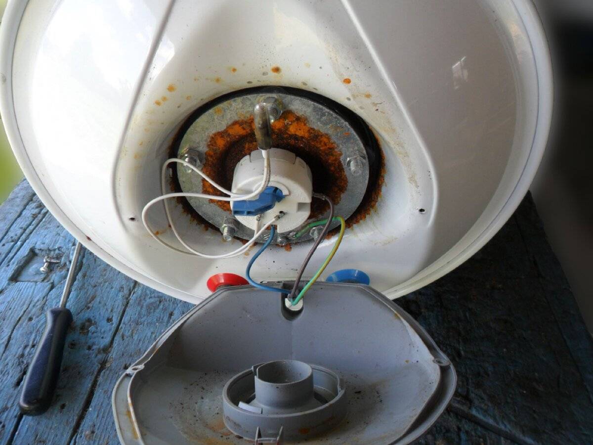Ремонт проточного водонагревателя своими руками - причины неисправностей в газовых и электрических моделях и ремонт