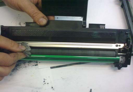 Как очистить барабан картриджа лазерного принтера?