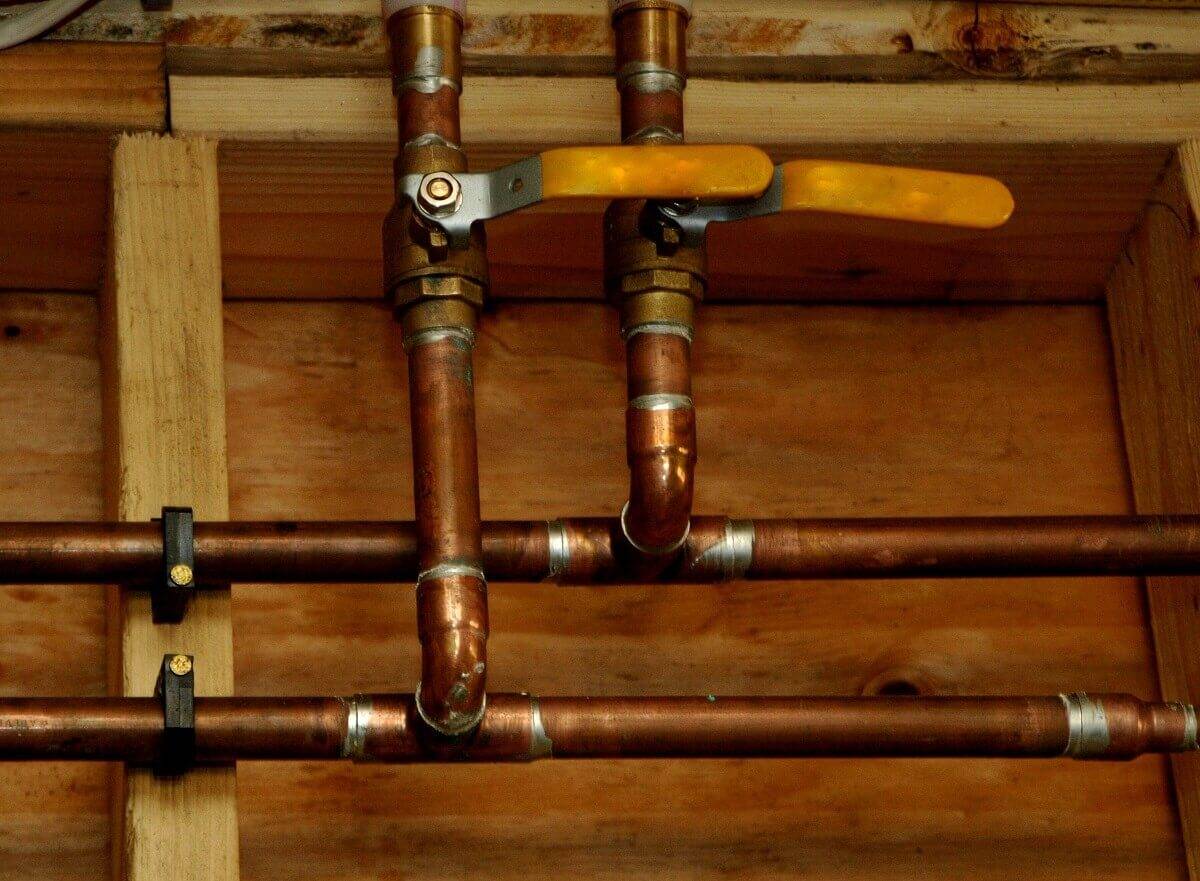 Монтаж стальных труб отопления и водопровода своими руками: видео инструкция