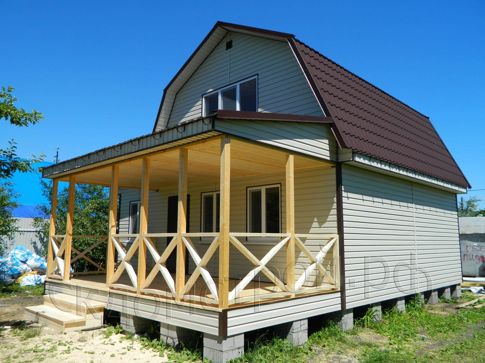 Дачный домик с верандой (39 фото): особенности летних построек, как пристроить, варианты, проекты, фото и видео