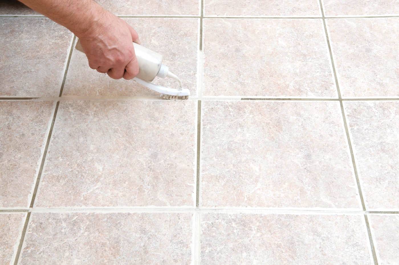 Как отмыть швы между плиткой на полу: способы чистки меж плиточных швов