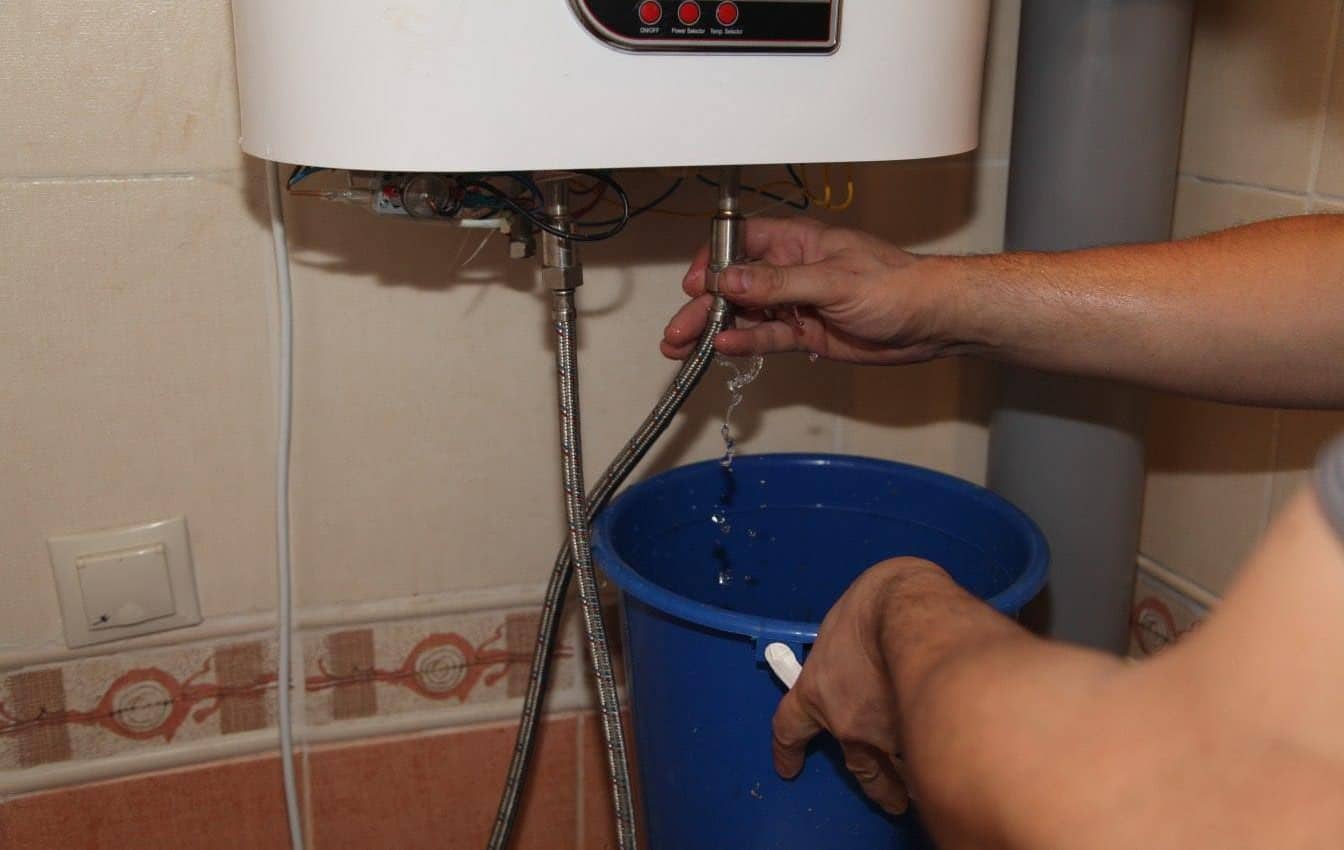 Как правильно слить воду из водонагревателя