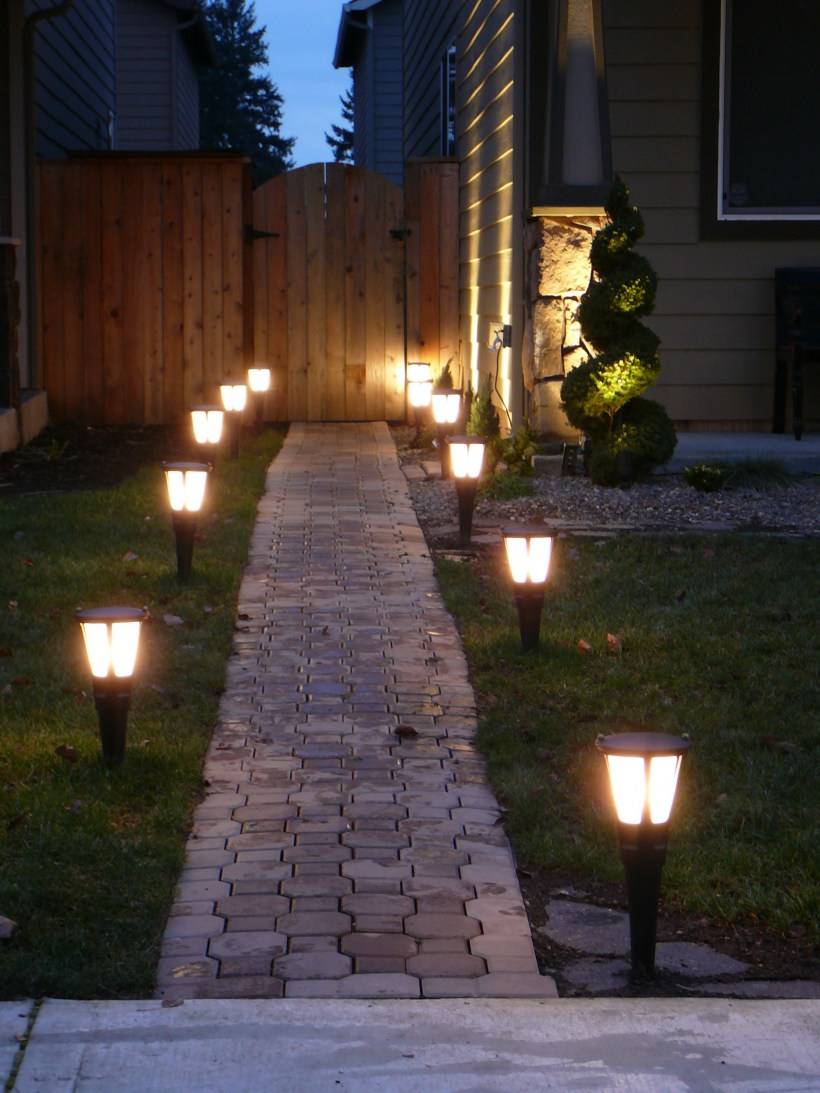 Освещение участка загородного дома: как сделать подсветку своими руками на даче