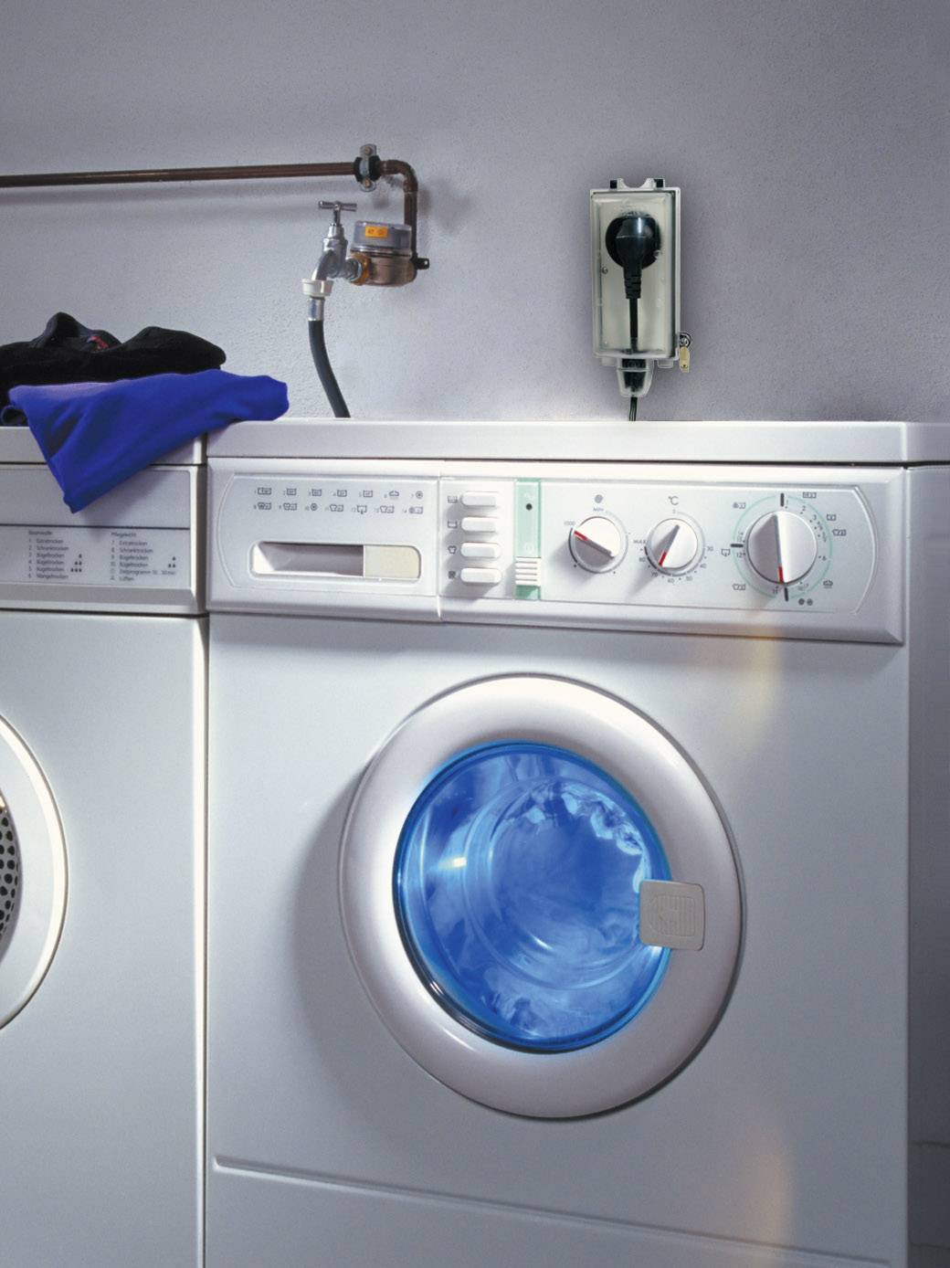 Установка стиральной машины своими руками в ванную комнату + видео и фото