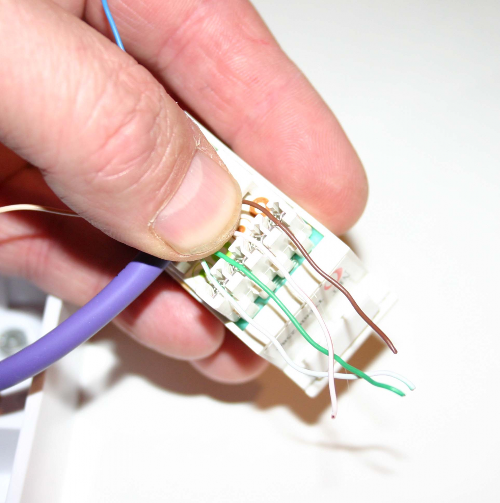 Как правильно подключить интернет кабель к розетке. схема подключения для rj 45.