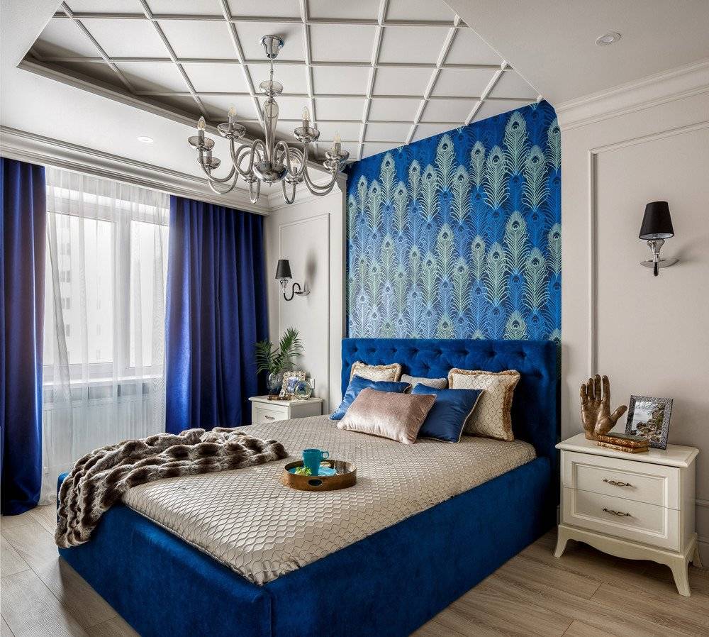 Синие шторы в интерьере гостиной, фото синих штор в спальне и зале