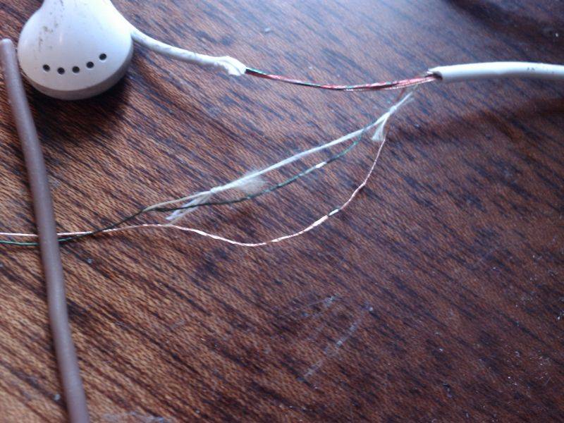 Как починить наушники, если одно ухо не работает: проводные и беспроводные