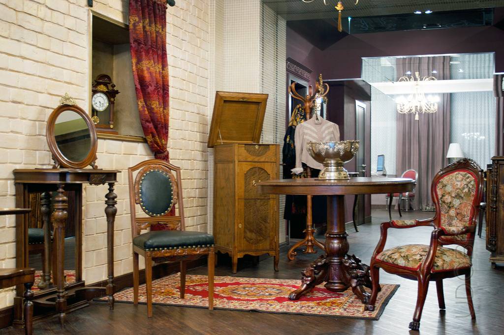 Старинная мебель в интерьере — фото элегантного дизайна