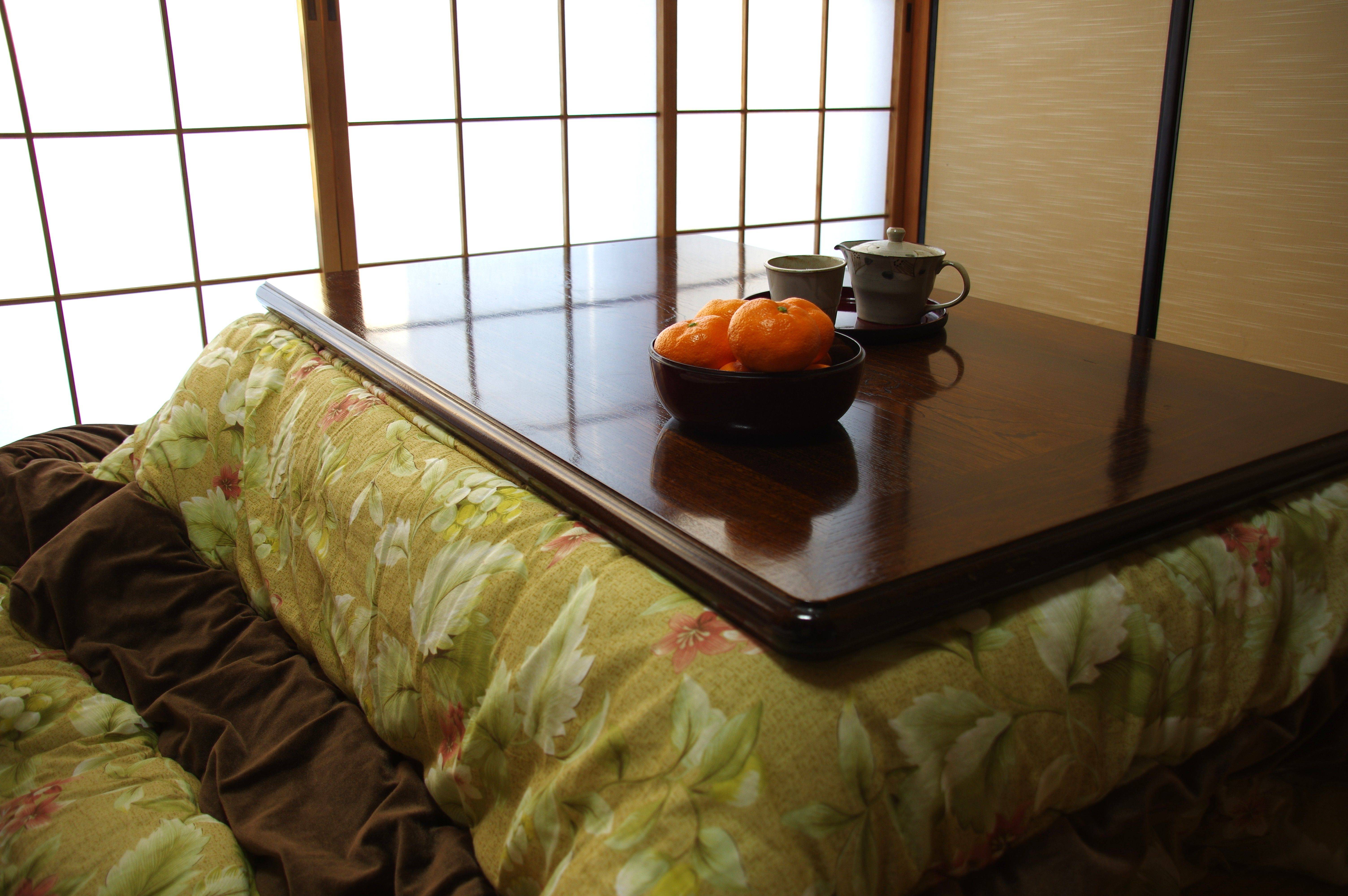 столик с обогревом японский