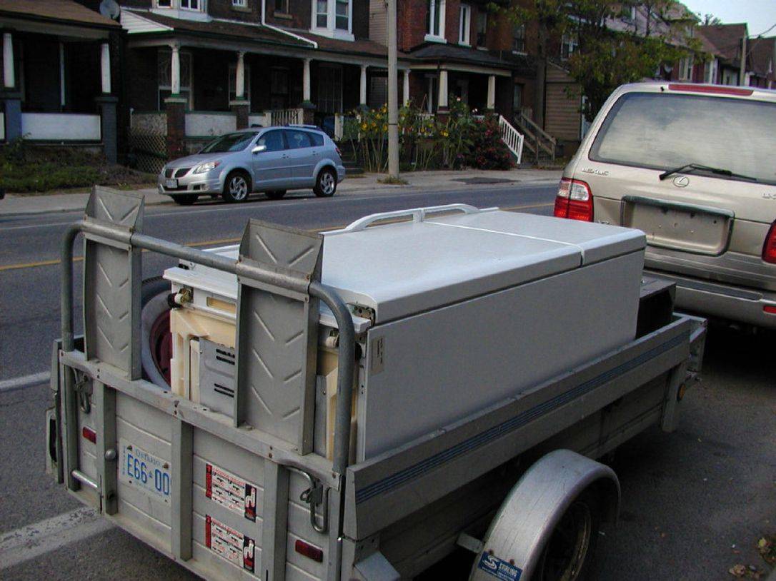 Можно ли перевозить холодильник лёжа: нюансы правильной транспортировки в  разрез требованиям производителей