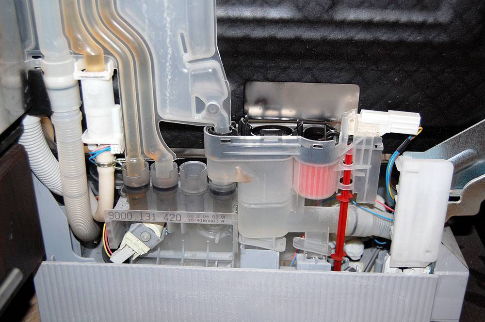 Встроенная посудомоечная машина «электролюкс» не греет воду