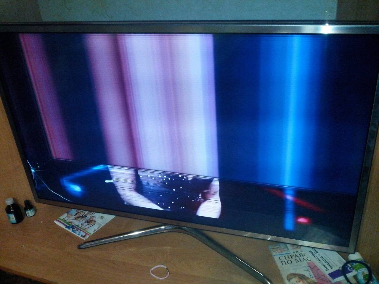 Матрица телевизора samsung 32. Матрица телевизора Samsung 55uk6200. Телевизор Хайер 55 дюймов треснула матрица. Матрица на телевизор самсунг 55 сломалась. ЖК матрица на телевизор LG.