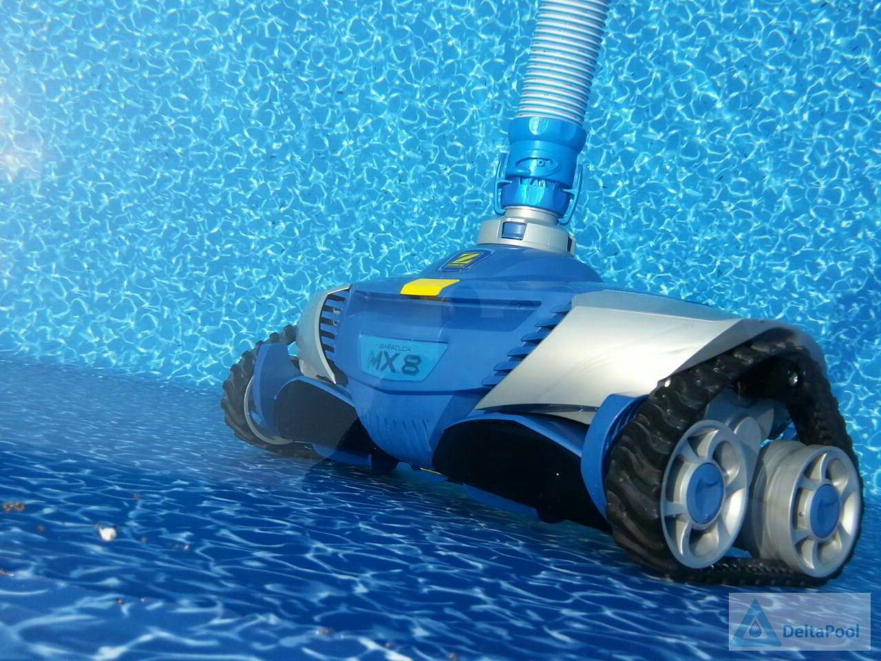 Популярные роботы-пылесосы для чистки бассейнов