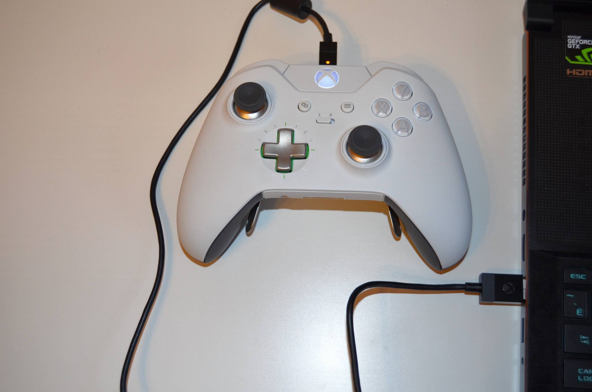Как зарядить геймпад xbox series s. 360 Геймпад от Xbox one s. Xbox Gamepad Elite 3. Xbox белый геймпад Elite. Xbox one fat Gamepad.