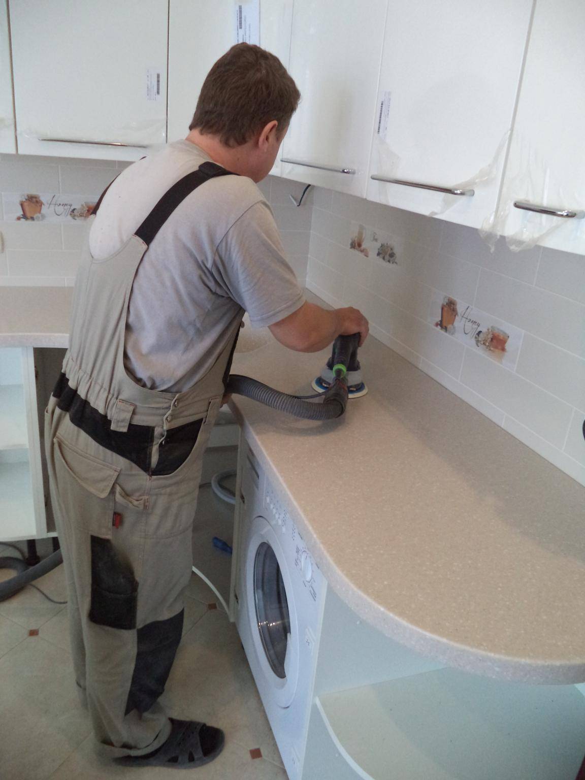 Как крепить столешницу на кухне к гарнитуру своими руками - инструкция, фото и -материалы - легкое дело