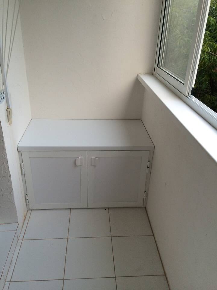Диван на балкон с ящиком для хранения: виды мебели и инструкция