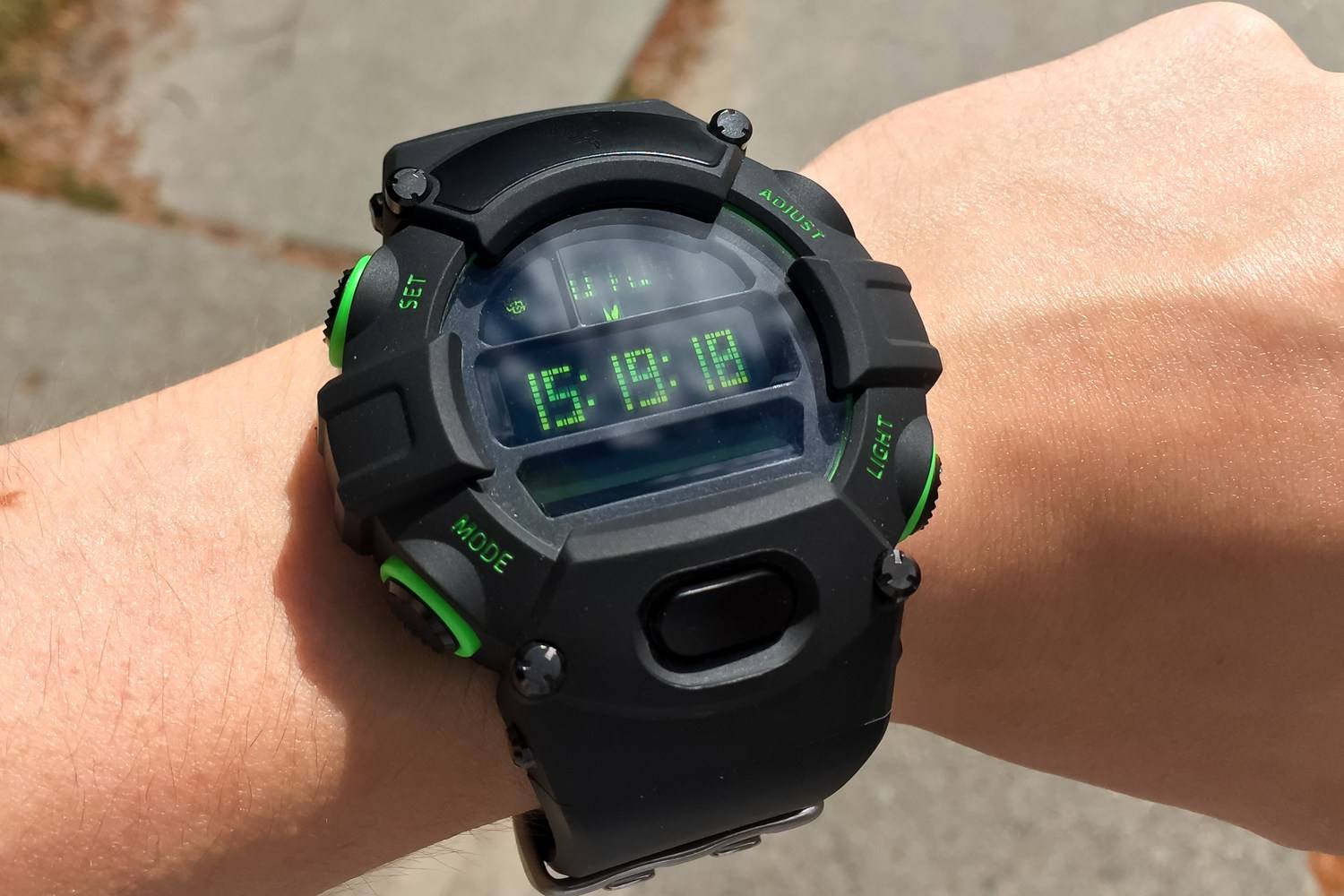 Умные часы с долгоиграющей батареей Razer Nabu Watch