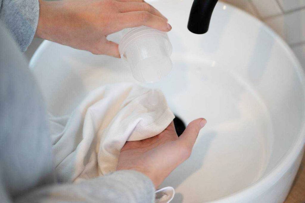 Как отбелить ванну от желнизны за 3 минуты в домашних условиях