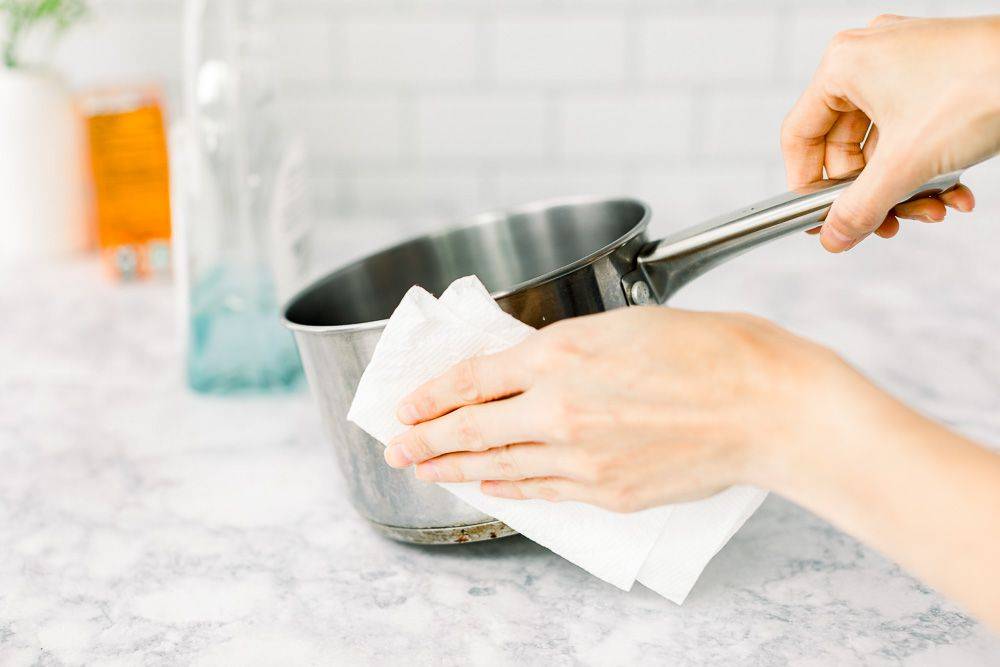 Как очистить посуду от нагара и старого жира в домашних условиях