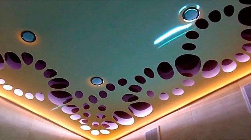 Перфорированные натяжные потолки: фото подвесных с подсветкой, монтаж и установка