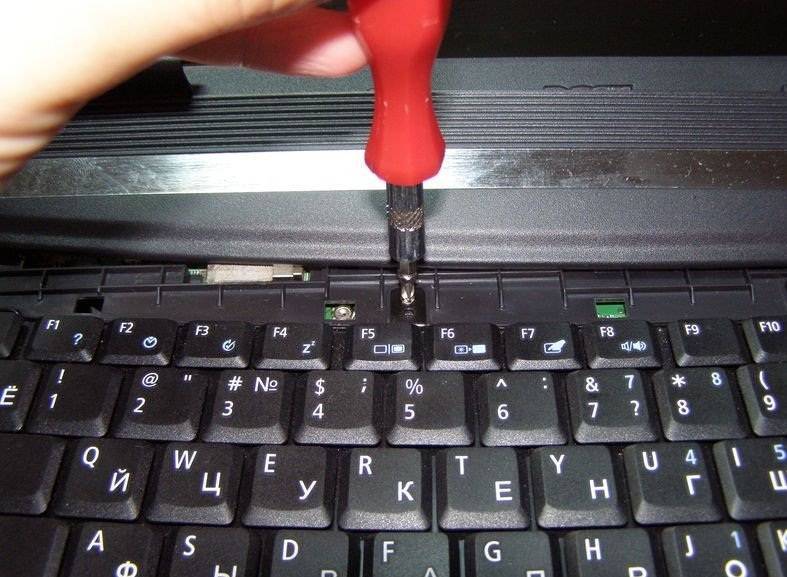 Как делается очистка клавиатуры ноутбука или компьютера