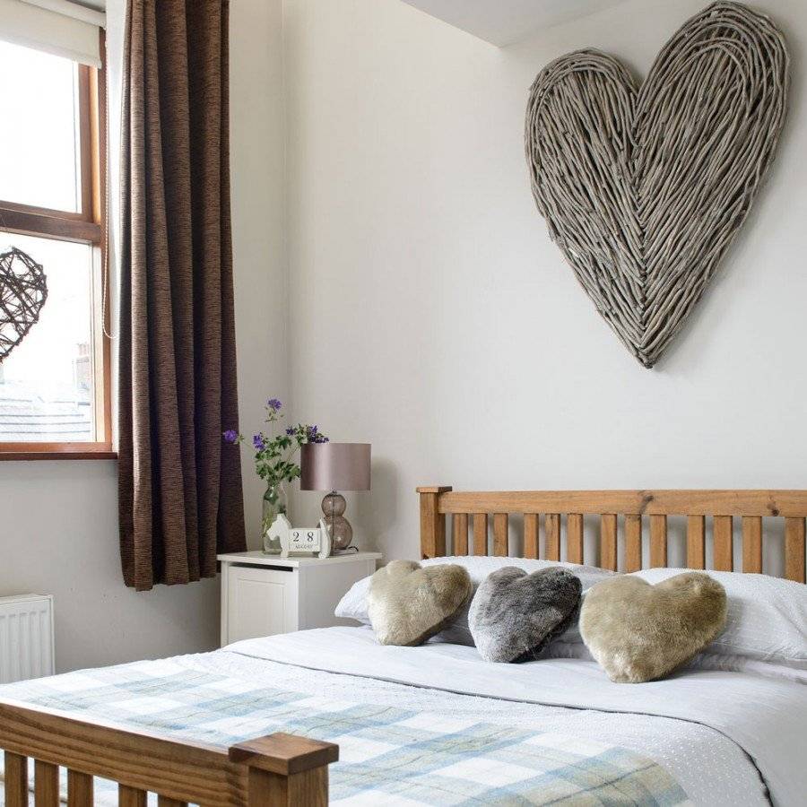 Декор спальни: самые красивые идеи украшения интерьера спальной комнаты + советы, чем отделать и как оформить стены