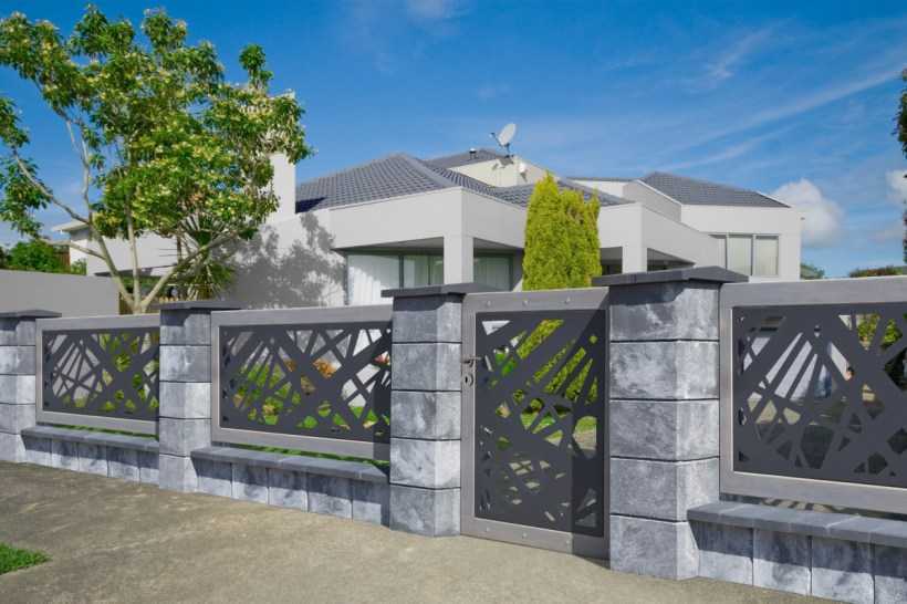 Декоративный бетонный забор (30 фото): железобетонные и жби ограждение, панели из бетона секционные ворота