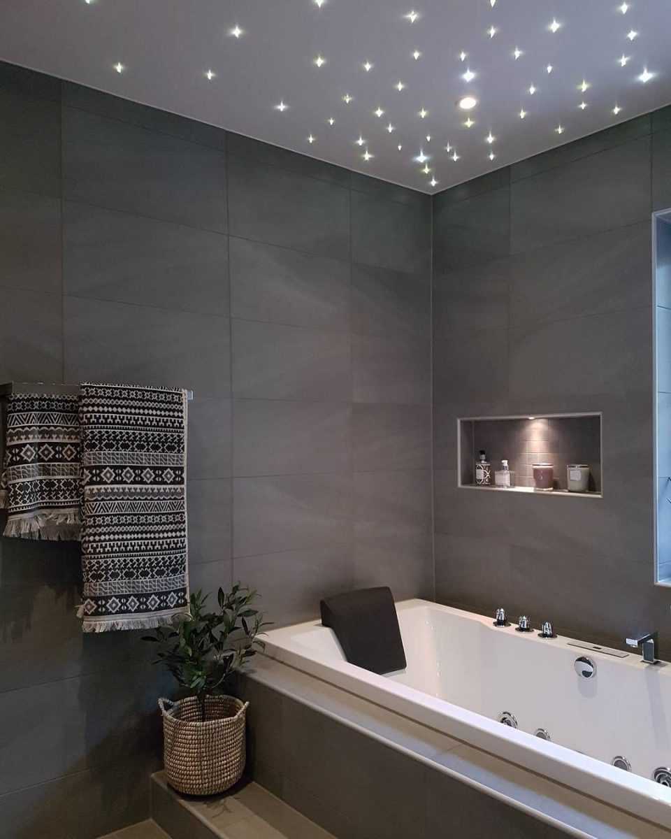 Выбираем потолочные светильники для ванной комнаты: точечные, светодиодные, встраиваемые