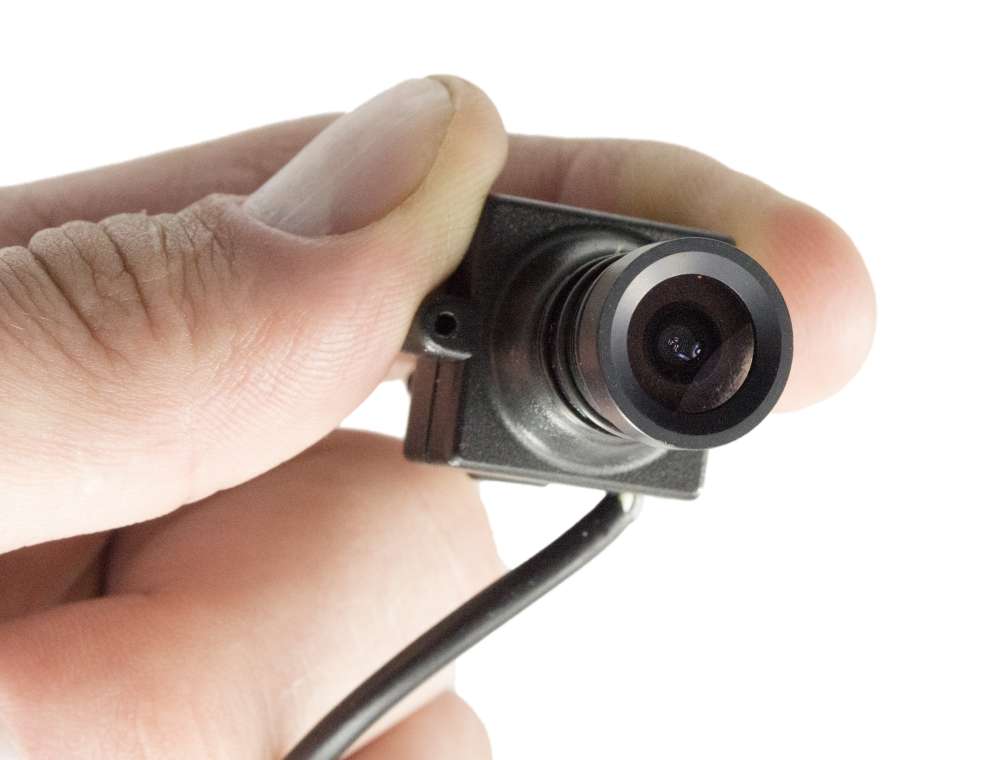 Как обнаружить спрятанные камеры и микрофоны: 11 шагов