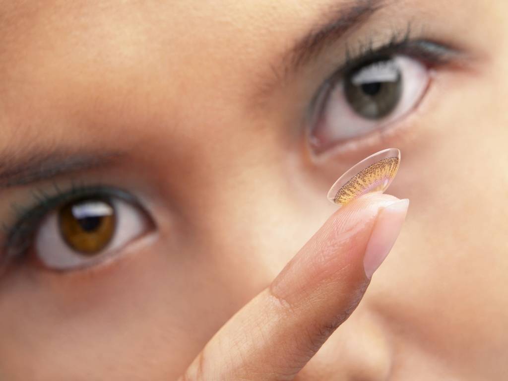 Можно ли детям носить контактные линзы