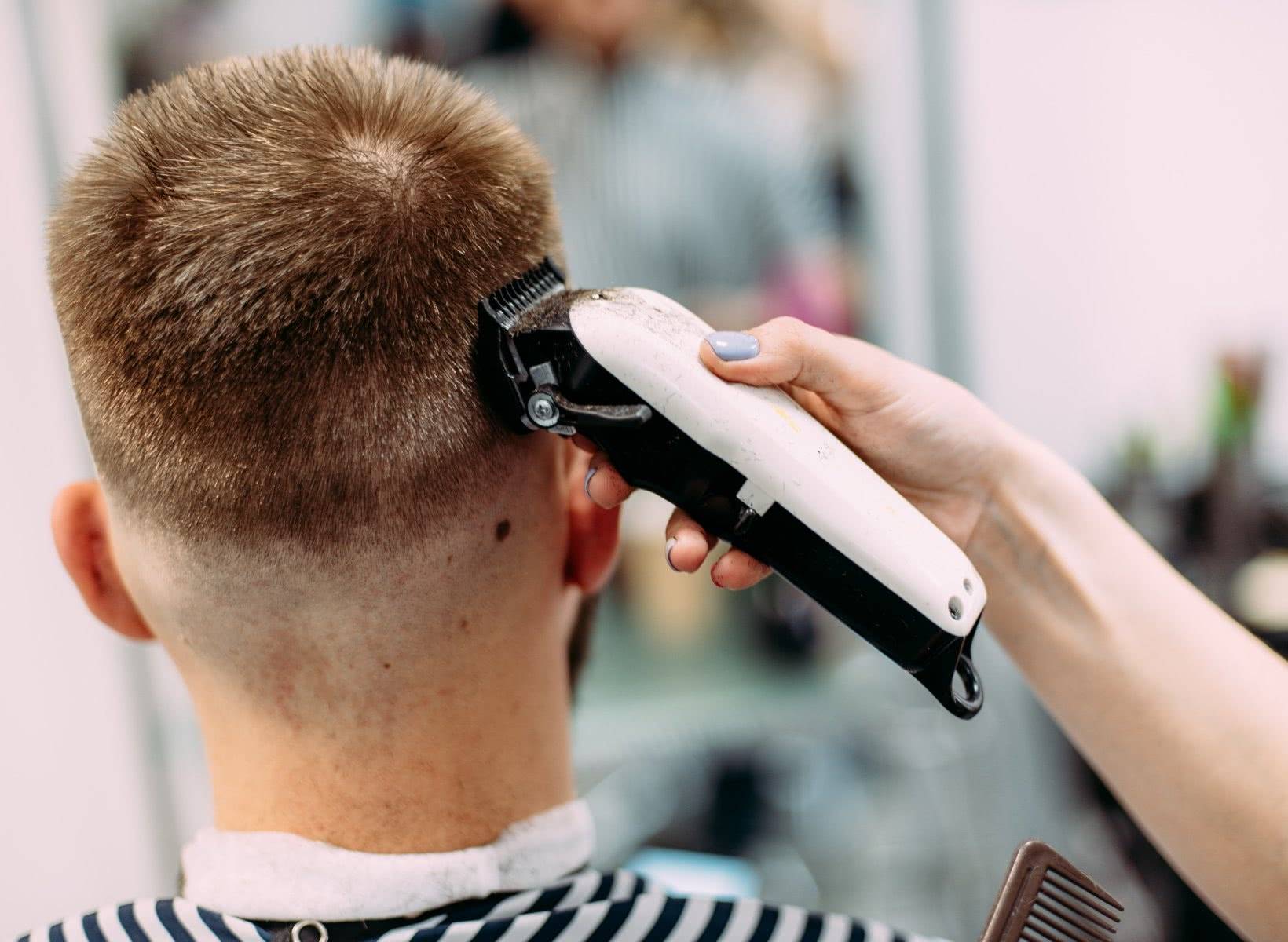 Можно ли бриться машинкой для стрижки волос без насадок