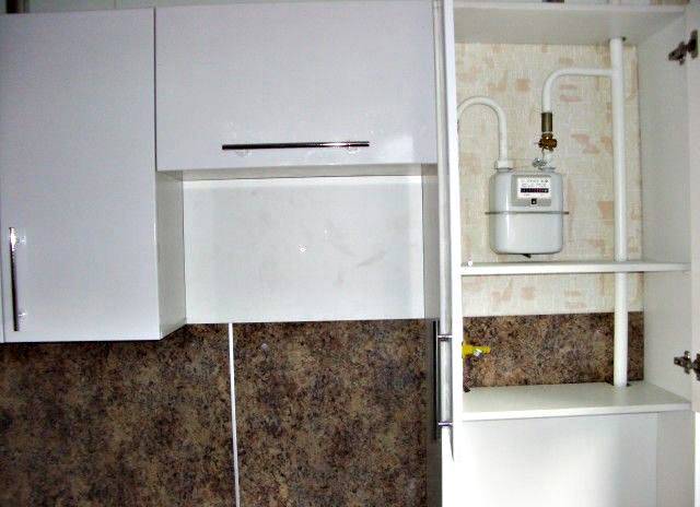 Дизайн маленькой кухни с газовой колонкой – способы, позволяющие скрыть оборудование - 25 фото